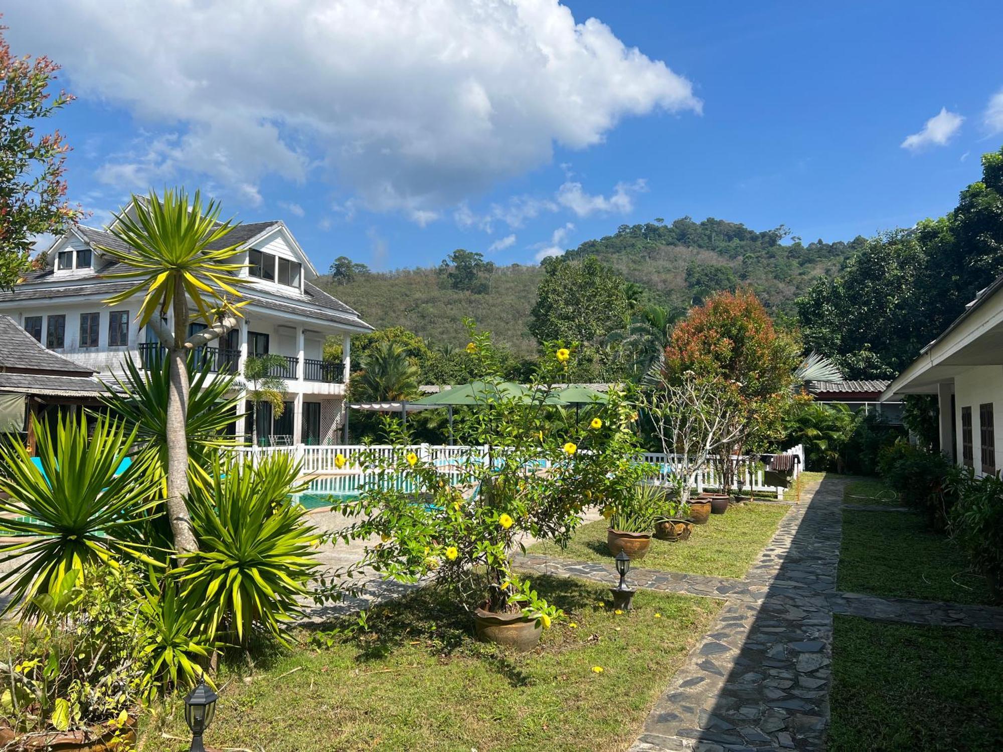 Villa Colina Khao Lak Rooms And Bungalows - Adults Only Екстериор снимка