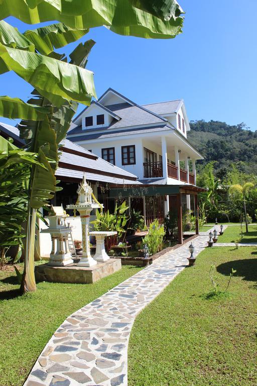 Villa Colina Khao Lak Rooms And Bungalows - Adults Only Екстериор снимка