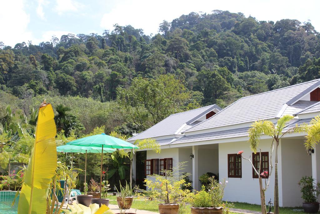Villa Colina Khao Lak Rooms And Bungalows - Adults Only Екстериор снимка