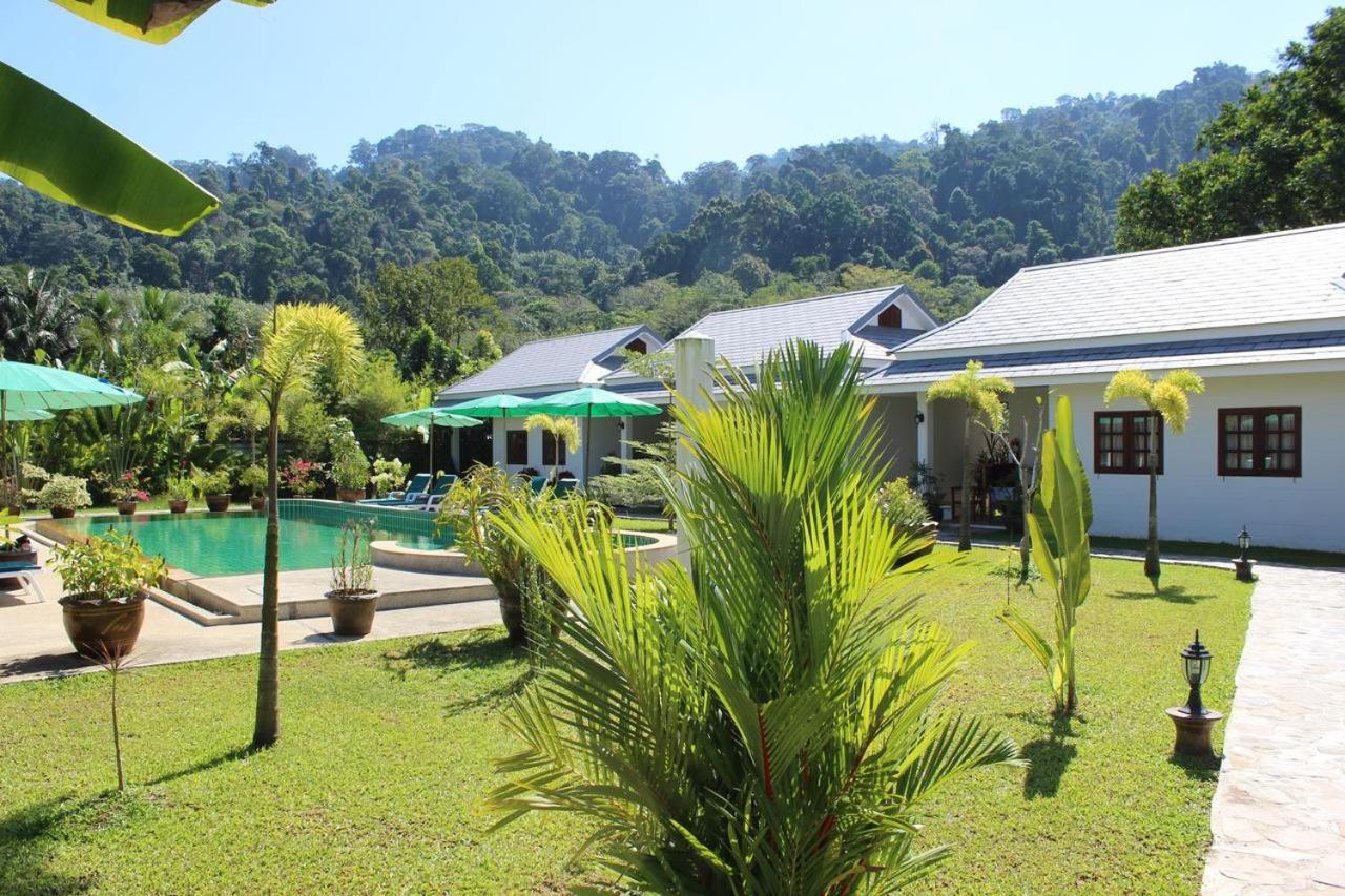 Villa Colina Khao Lak Rooms And Bungalows - Adults Only Екстериор снимка